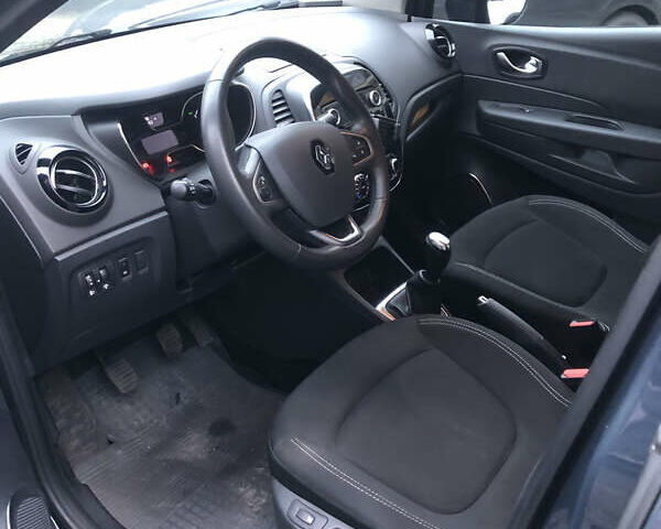 Синий Рено Каптур, объемом двигателя 0.9 л и пробегом 79 тыс. км за 12200 $, фото 8 на Automoto.ua