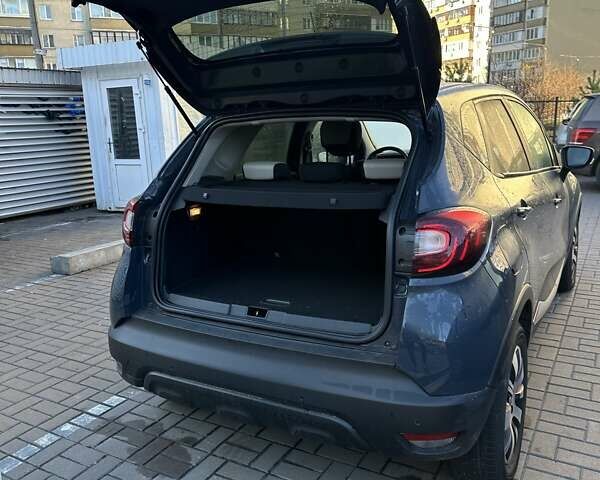 Синий Рено Каптур, объемом двигателя 0.9 л и пробегом 79 тыс. км за 12000 $, фото 3 на Automoto.ua