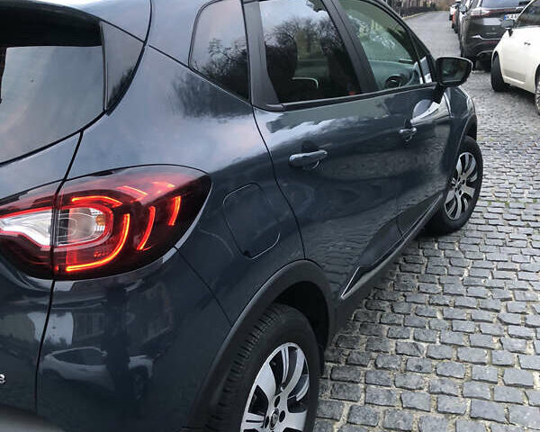 Синий Рено Каптур, объемом двигателя 0.9 л и пробегом 79 тыс. км за 12200 $, фото 4 на Automoto.ua