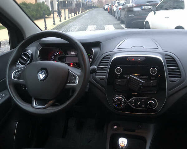 Синий Рено Каптур, объемом двигателя 0.9 л и пробегом 79 тыс. км за 12200 $, фото 11 на Automoto.ua