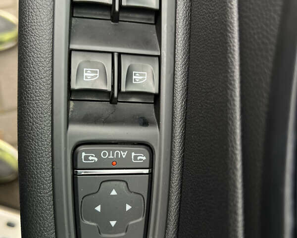 Синий Рено Каптур, объемом двигателя 1.5 л и пробегом 130 тыс. км за 15150 $, фото 56 на Automoto.ua