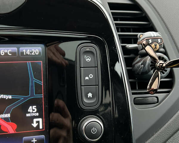 Синий Рено Каптур, объемом двигателя 1.5 л и пробегом 130 тыс. км за 15150 $, фото 63 на Automoto.ua