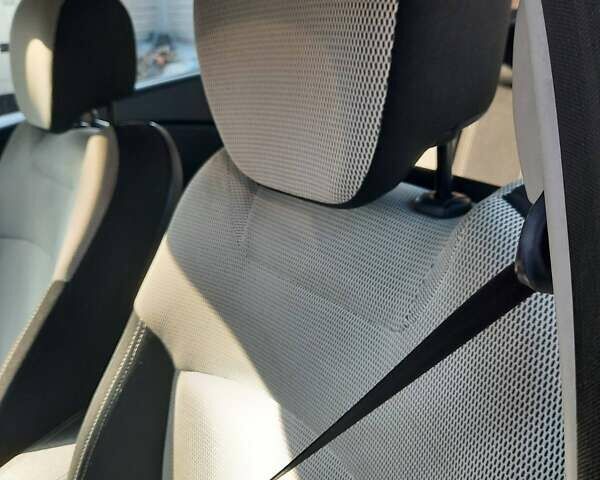 Синий Рено Каптур, объемом двигателя 1.5 л и пробегом 126 тыс. км за 14500 $, фото 18 на Automoto.ua