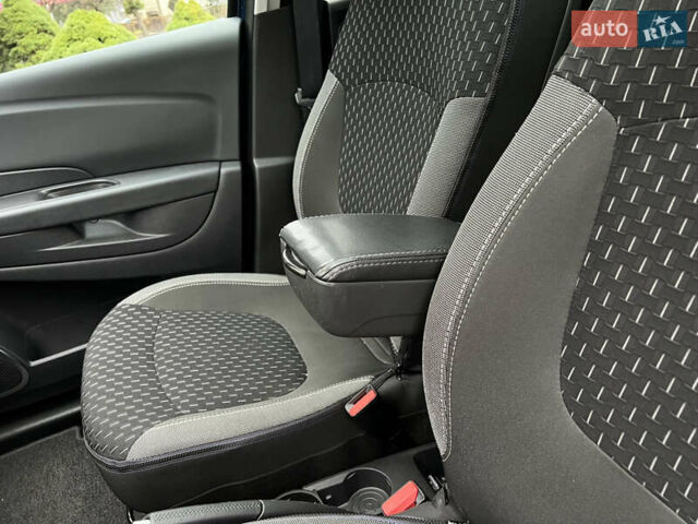 Синий Рено Каптур, объемом двигателя 1.5 л и пробегом 130 тыс. км за 15150 $, фото 55 на Automoto.ua