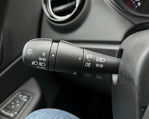 Синий Рено Каптур, объемом двигателя 1.5 л и пробегом 130 тыс. км за 15150 $, фото 81 на Automoto.ua