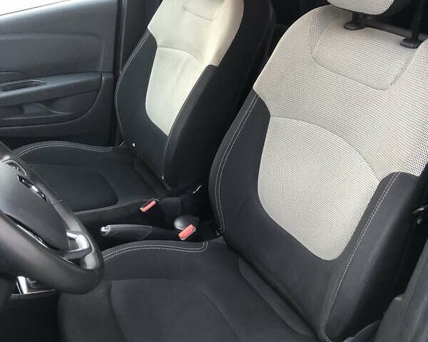 Синий Рено Каптур, объемом двигателя 0.9 л и пробегом 79 тыс. км за 12200 $, фото 9 на Automoto.ua