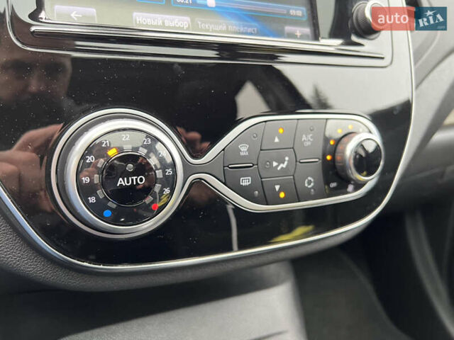 Синий Рено Каптур, объемом двигателя 1.5 л и пробегом 130 тыс. км за 15150 $, фото 66 на Automoto.ua