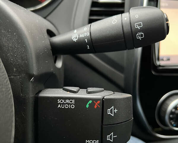 Синий Рено Каптур, объемом двигателя 1.5 л и пробегом 130 тыс. км за 15150 $, фото 80 на Automoto.ua