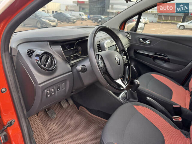 Оранжевый Рено Каптур, объемом двигателя 1.5 л и пробегом 153 тыс. км за 11800 $, фото 31 на Automoto.ua