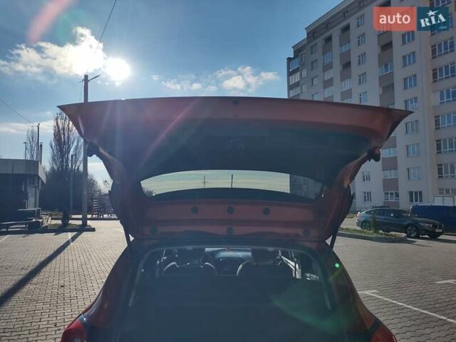 Оранжевый Рено Каптур, объемом двигателя 1.2 л и пробегом 69 тыс. км за 12300 $, фото 7 на Automoto.ua