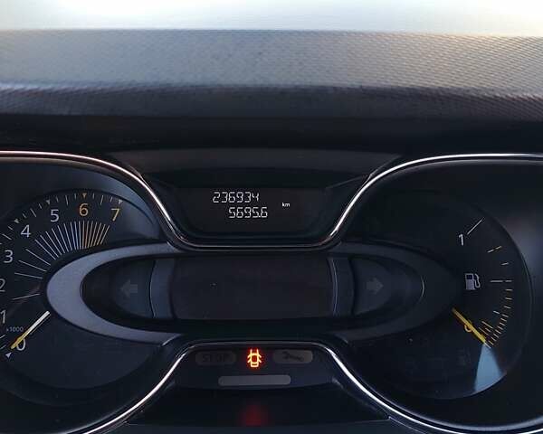 Оранжевый Рено Каптур, объемом двигателя 1.2 л и пробегом 239 тыс. км за 9990 $, фото 17 на Automoto.ua