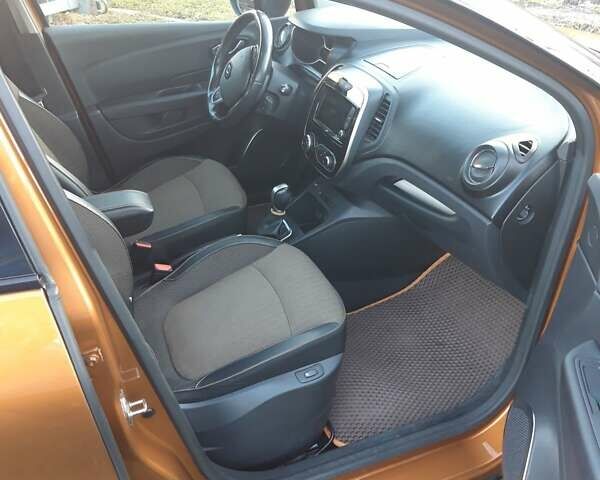 Оранжевый Рено Каптур, объемом двигателя 1.2 л и пробегом 63 тыс. км за 14000 $, фото 16 на Automoto.ua