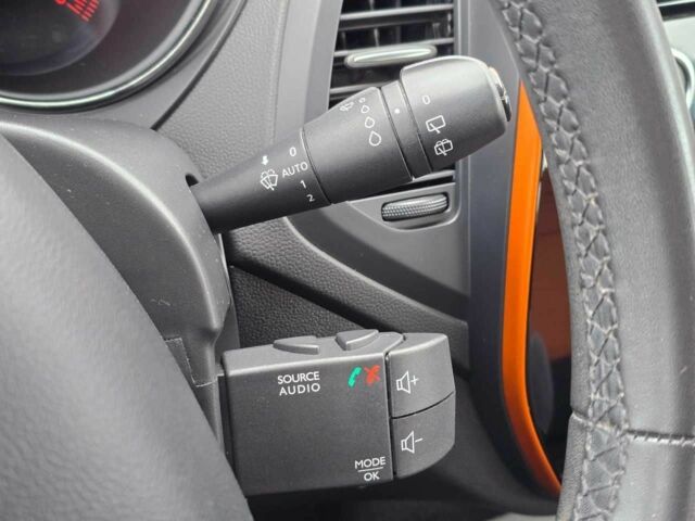 Помаранчевий Рено Каптур, об'ємом двигуна 1.5 л та пробігом 99 тис. км за 13499 $, фото 21 на Automoto.ua