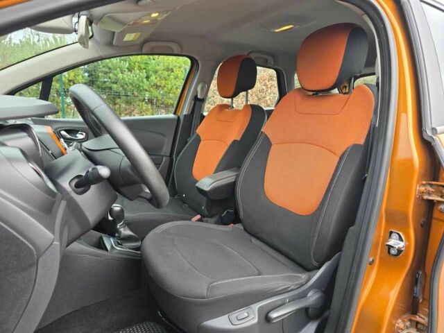 Помаранчевий Рено Каптур, об'ємом двигуна 1.5 л та пробігом 99 тис. км за 13499 $, фото 16 на Automoto.ua