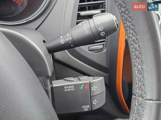 Помаранчевий Рено Каптур, об'ємом двигуна 1.46 л та пробігом 99 тис. км за 13499 $, фото 33 на Automoto.ua