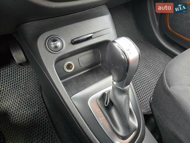 Помаранчевий Рено Каптур, об'ємом двигуна 1.46 л та пробігом 99 тис. км за 13499 $, фото 37 на Automoto.ua