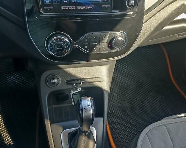 Помаранчевий Рено Каптур, об'ємом двигуна 1.46 л та пробігом 70 тис. км за 13800 $, фото 5 на Automoto.ua