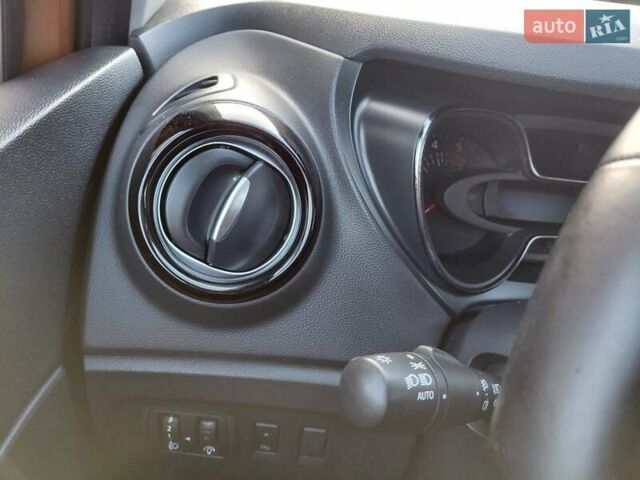 Оранжевый Рено Каптур, объемом двигателя 1.5 л и пробегом 197 тыс. км за 13900 $, фото 40 на Automoto.ua