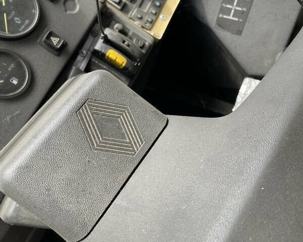 Білий Рено Карріер, об'ємом двигуна 6.2 л та пробігом 400 тис. км за 7000 $, фото 10 на Automoto.ua