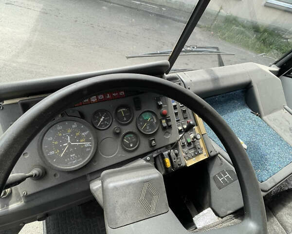 Білий Рено Карріер, об'ємом двигуна 6.2 л та пробігом 400 тис. км за 7000 $, фото 4 на Automoto.ua