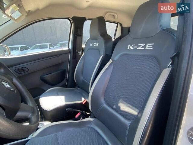 Белый Рено City K-ZE, объемом двигателя 0.1 л и пробегом 32 тыс. км за 8690 $, фото 19 на Automoto.ua