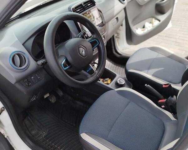 Белый Рено City K-ZE, объемом двигателя 0 л и пробегом 38 тыс. км за 11500 $, фото 3 на Automoto.ua
