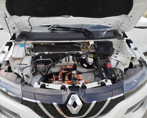 Белый Рено City K-ZE, объемом двигателя 0 л и пробегом 38 тыс. км за 11500 $, фото 10 на Automoto.ua