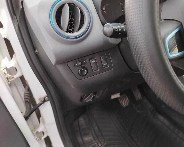 Белый Рено City K-ZE, объемом двигателя 0 л и пробегом 38 тыс. км за 11500 $, фото 1 на Automoto.ua