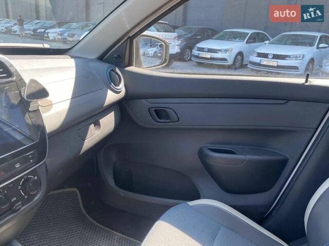 Белый Рено City K-ZE, объемом двигателя 0.1 л и пробегом 32 тыс. км за 8690 $, фото 16 на Automoto.ua