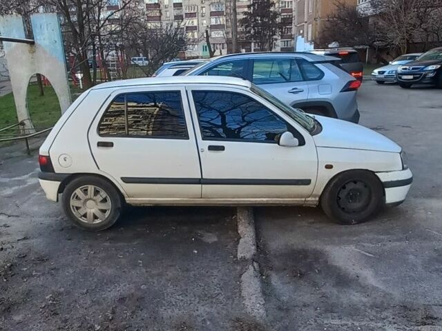 Белый Рено Клио, объемом двигателя 1.2 л и пробегом 312 тыс. км за 594 $, фото 3 на Automoto.ua