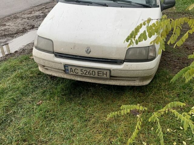 Белый Рено Клио, объемом двигателя 1.2 л и пробегом 3 тыс. км за 400 $, фото 1 на Automoto.ua