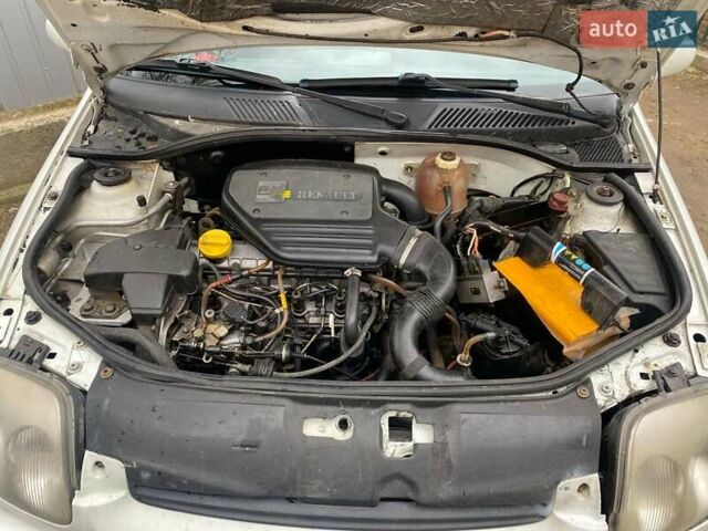 Белый Рено Клио, объемом двигателя 1.9 л и пробегом 230 тыс. км за 1500 $, фото 4 на Automoto.ua