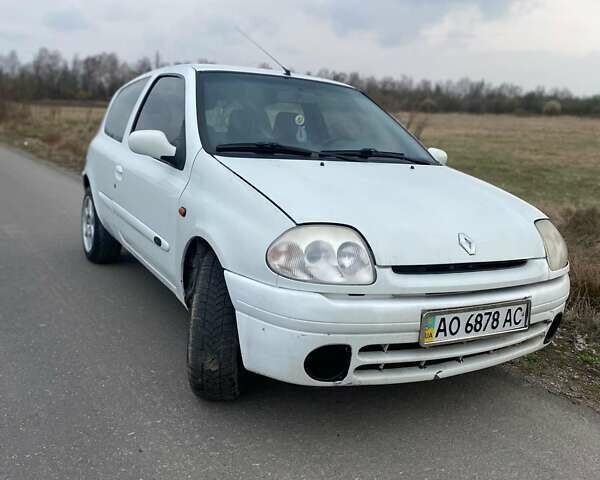 Белый Рено Клио, объемом двигателя 1.9 л и пробегом 230 тыс. км за 1500 $, фото 1 на Automoto.ua