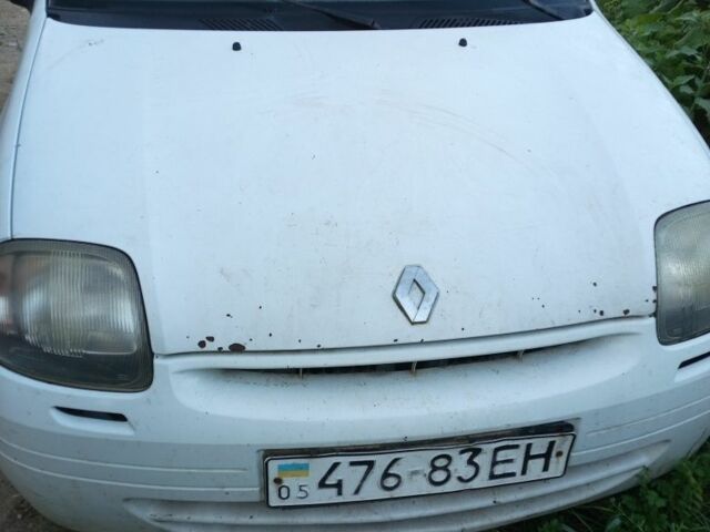 Белый Рено Клио, объемом двигателя 1.4 л и пробегом 15 тыс. км за 800 $, фото 5 на Automoto.ua