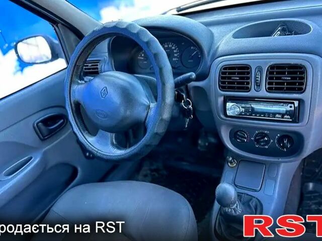 Білий Рено Кліо, об'ємом двигуна 1.4 л та пробігом 267 тис. км за 1300 $, фото 4 на Automoto.ua