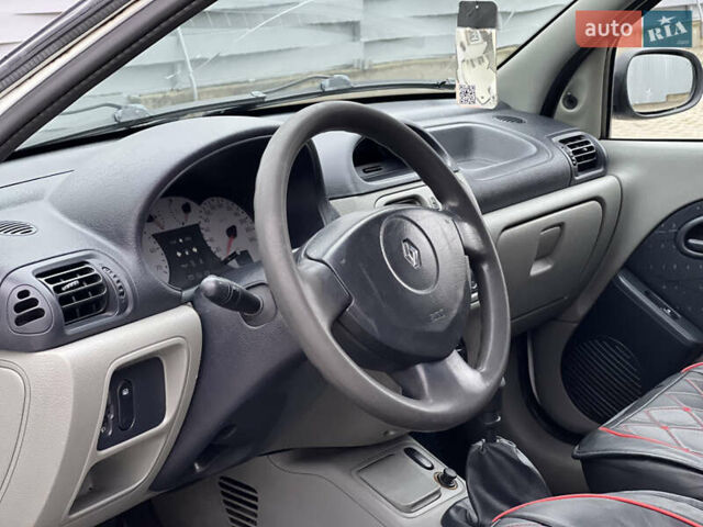 Белый Рено Клио, объемом двигателя 1.4 л и пробегом 346 тыс. км за 2450 $, фото 19 на Automoto.ua