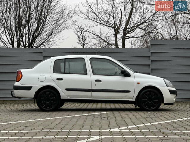 Белый Рено Клио, объемом двигателя 1.4 л и пробегом 346 тыс. км за 2450 $, фото 4 на Automoto.ua