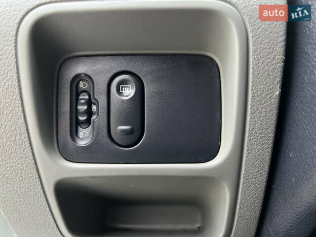 Белый Рено Клио, объемом двигателя 1.4 л и пробегом 346 тыс. км за 2450 $, фото 18 на Automoto.ua