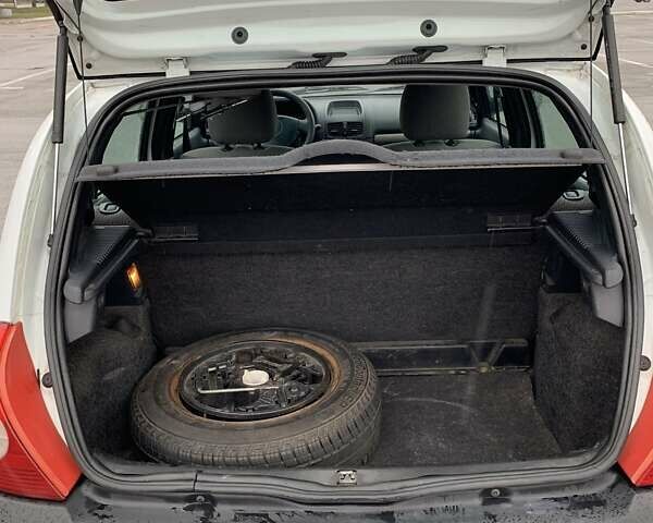 Білий Рено Кліо, об'ємом двигуна 1.15 л та пробігом 354 тис. км за 3200 $, фото 14 на Automoto.ua