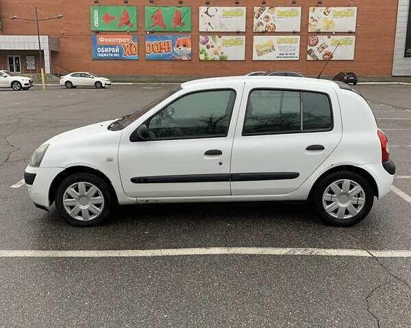 Білий Рено Кліо, об'ємом двигуна 1.15 л та пробігом 354 тис. км за 3200 $, фото 2 на Automoto.ua