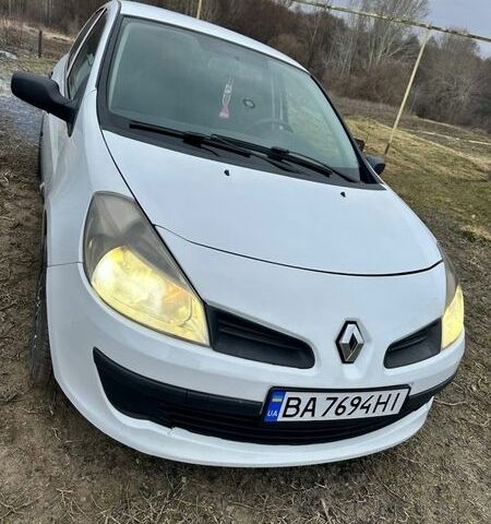 Білий Рено Кліо, об'ємом двигуна 1.46 л та пробігом 284 тис. км за 4500 $, фото 5 на Automoto.ua