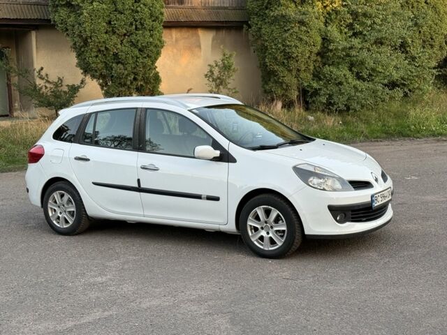 Білий Рено Кліо, об'ємом двигуна 1.1 л та пробігом 185 тис. км за 4236 $, фото 2 на Automoto.ua