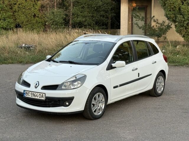 Білий Рено Кліо, об'ємом двигуна 1.1 л та пробігом 185 тис. км за 4236 $, фото 4 на Automoto.ua