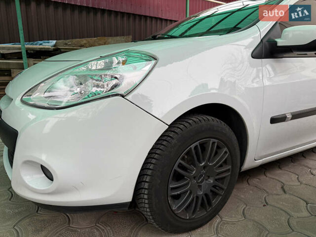 Білий Рено Кліо, об'ємом двигуна 1.46 л та пробігом 260 тис. км за 5500 $, фото 2 на Automoto.ua