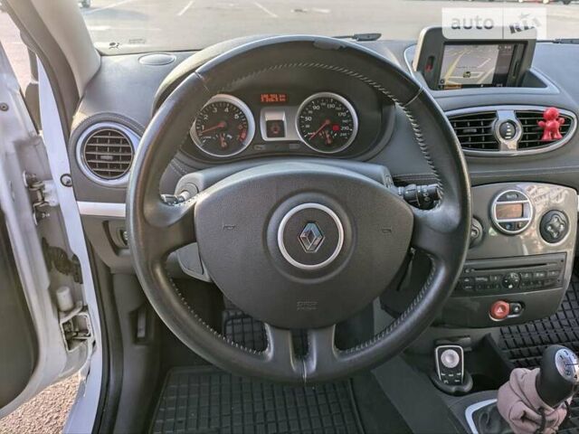 Белый Рено Клио, объемом двигателя 1.15 л и пробегом 171 тыс. км за 5000 $, фото 14 на Automoto.ua