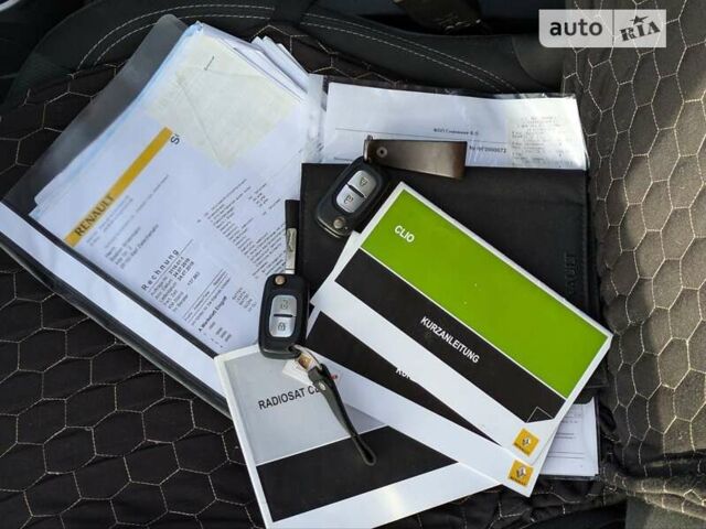 Белый Рено Клио, объемом двигателя 1.15 л и пробегом 171 тыс. км за 5000 $, фото 38 на Automoto.ua