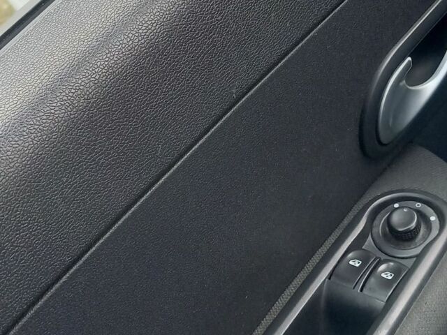 Білий Рено Кліо, об'ємом двигуна 0 л та пробігом 295 тис. км за 5500 $, фото 5 на Automoto.ua