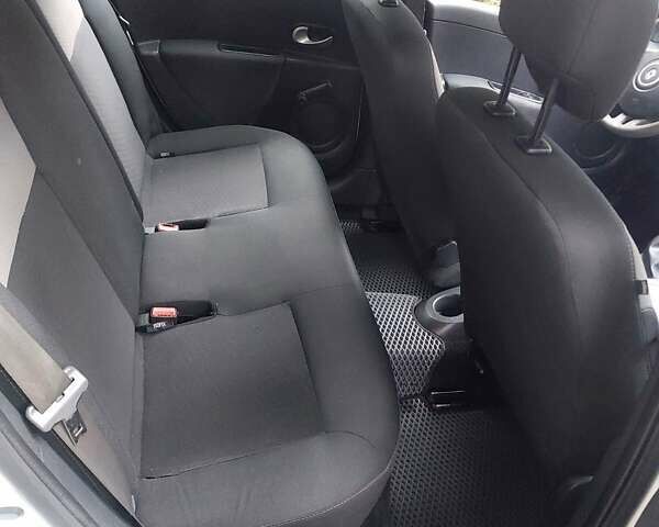 Білий Рено Кліо, об'ємом двигуна 1.5 л та пробігом 250 тис. км за 4500 $, фото 9 на Automoto.ua