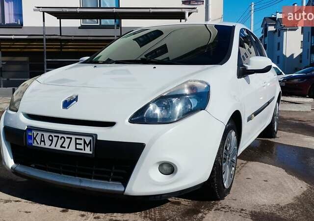 Білий Рено Кліо, об'ємом двигуна 1.46 л та пробігом 310 тис. км за 4700 $, фото 1 на Automoto.ua