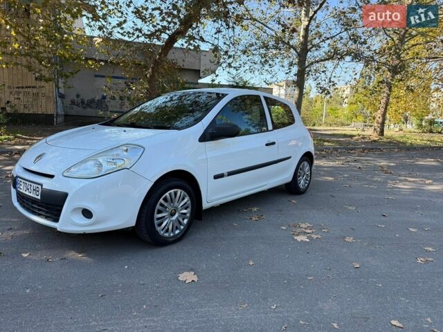 Білий Рено Кліо, об'ємом двигуна 1.5 л та пробігом 295 тис. км за 5100 $, фото 7 на Automoto.ua